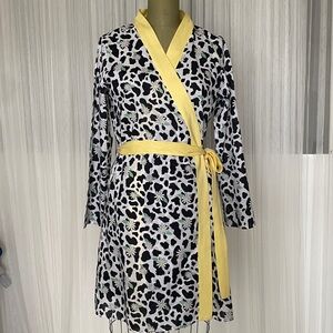 Marks & Spencer Black Animal and Yellow Daisies Short Summer Robe Med